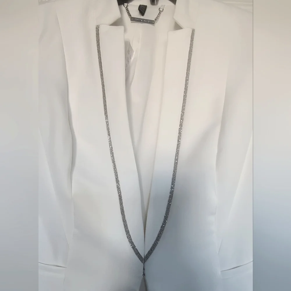 Blazer - Picture 2 of 5